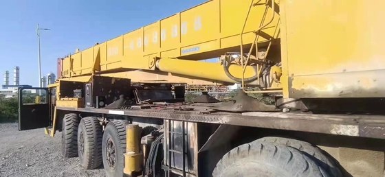 KYB Hydraulikzylinder verwendet Kato NK-250E NK-500E NK-800E 80T Lkw-Kran in Shanghai