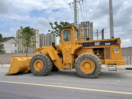 6 Tonnen Nennlast CAT980F Gebrauchtradlader mit anderer Hydraulikpumpe und in gutem Zustand