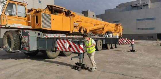 150000 kg Gewicht Liebherr LTM1300 Geländekran Tadano TG-1000E 100T 50T Mobilkran