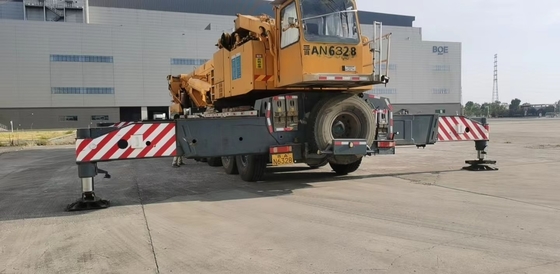 150000 kg Gewicht Liebherr LTM1300 Geländekran Tadano TG-1000E 100T 50T Mobilkran