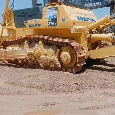 Gebrauchtes KOMATS D375A Bulldozer mit 23m3 Dosierkapazität und 72000 KG Maschinengewicht