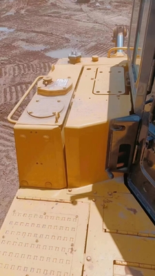 Gebrauchtes KOMATS D375A Bulldozer mit 23m3 Dosierkapazität und 72000 KG Maschinengewicht