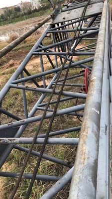 Baustoffgeschäfte benötigen für große Projekte einen gebrauchten Crawler Crane SCC550E