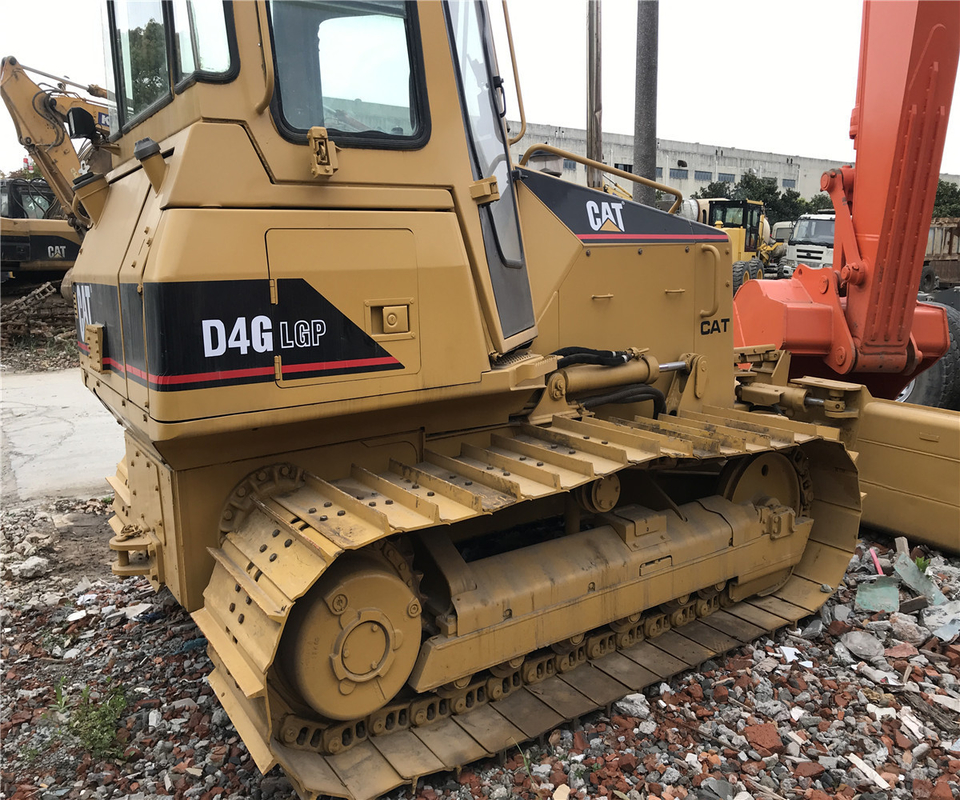 Erschwinglicher Cummins Motor Gebraucht Bulldozer CAT D4GLGP für Maschinenreparaturwerkstätten