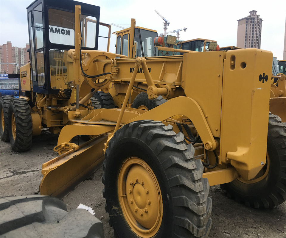 GD823A Motor-Graderer für den Straßenbau und die Wartung Komatsu 140H 120H 12H 140K 140G